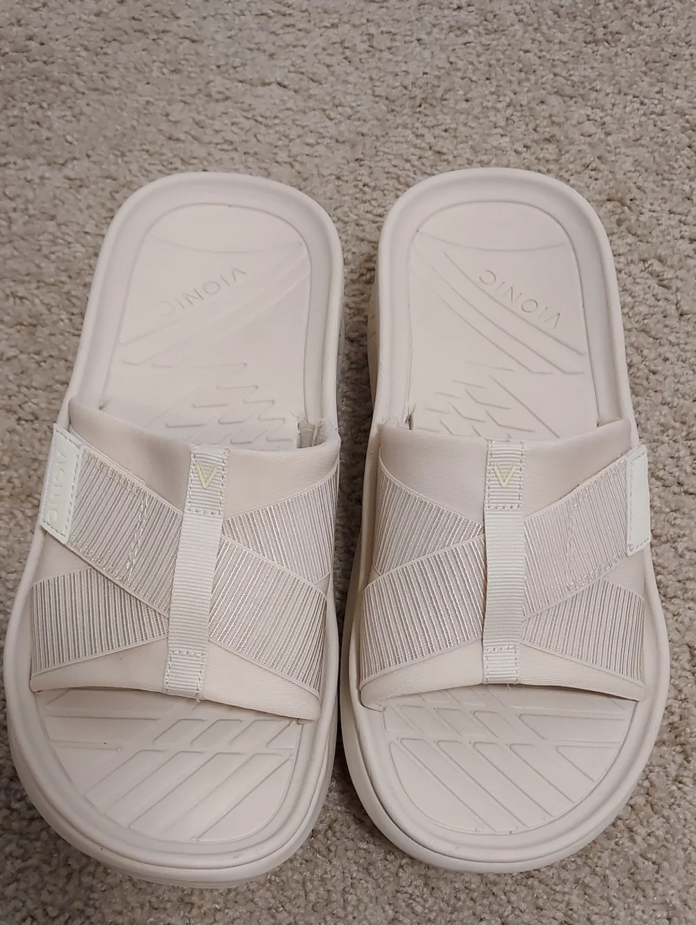 Vionic Slides In Cream( Size 8)